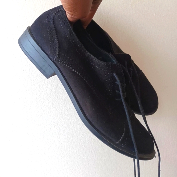 Old Navy Suede Shoes - Picture 4 of 10